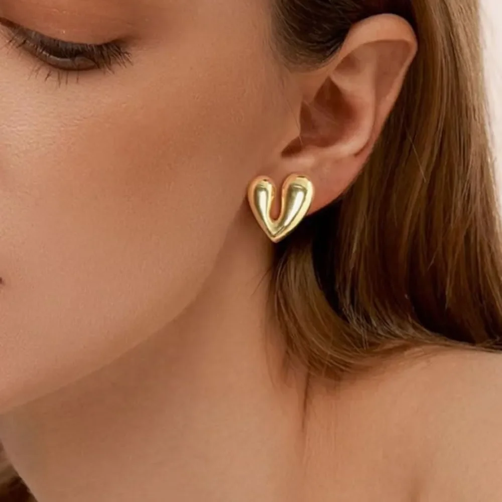 NEW 14K Gold Plated Gold Heart Earrings